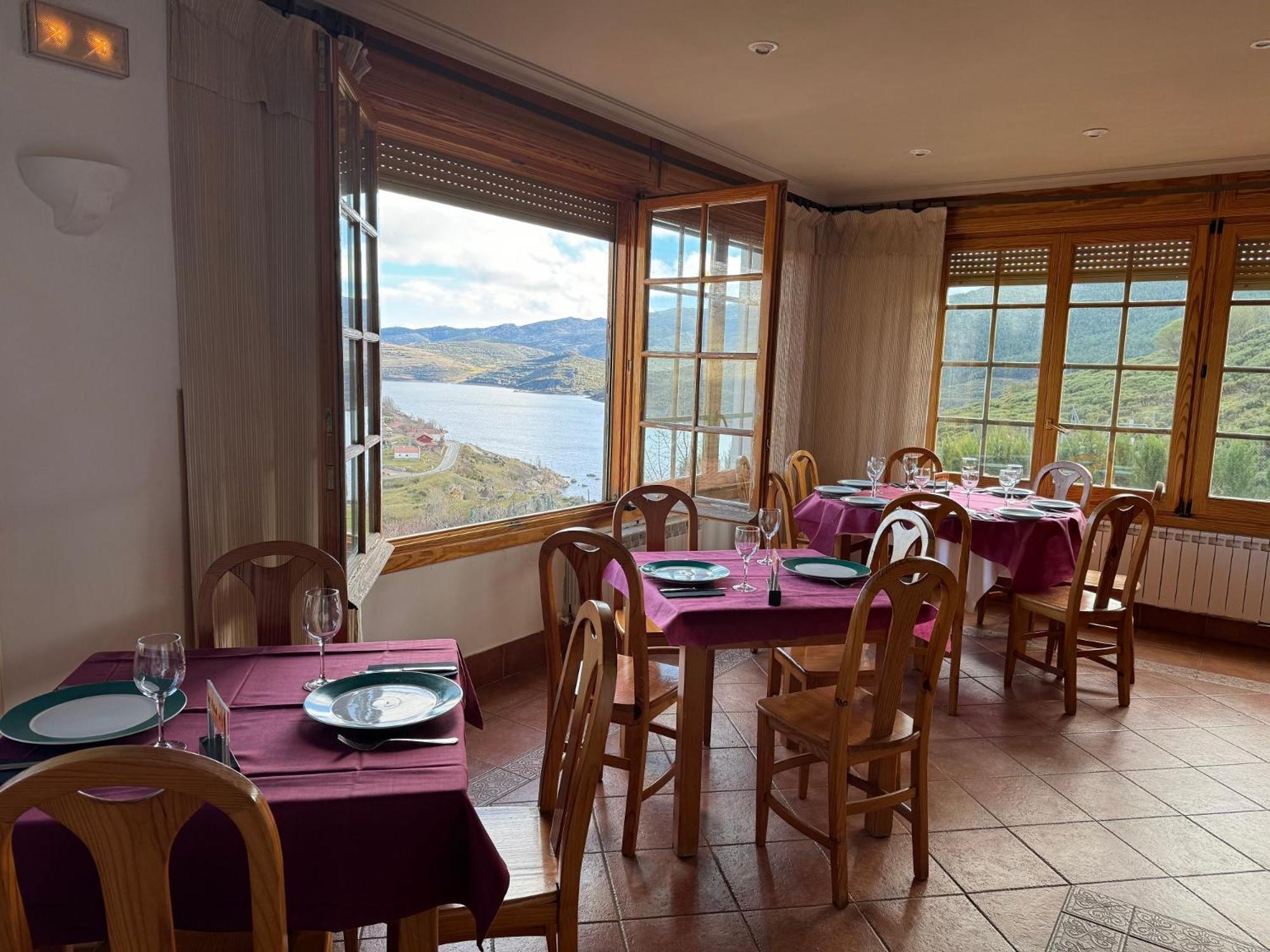 Hotel Pico Espiguete Alba de los Cardaños Eksteriør billede