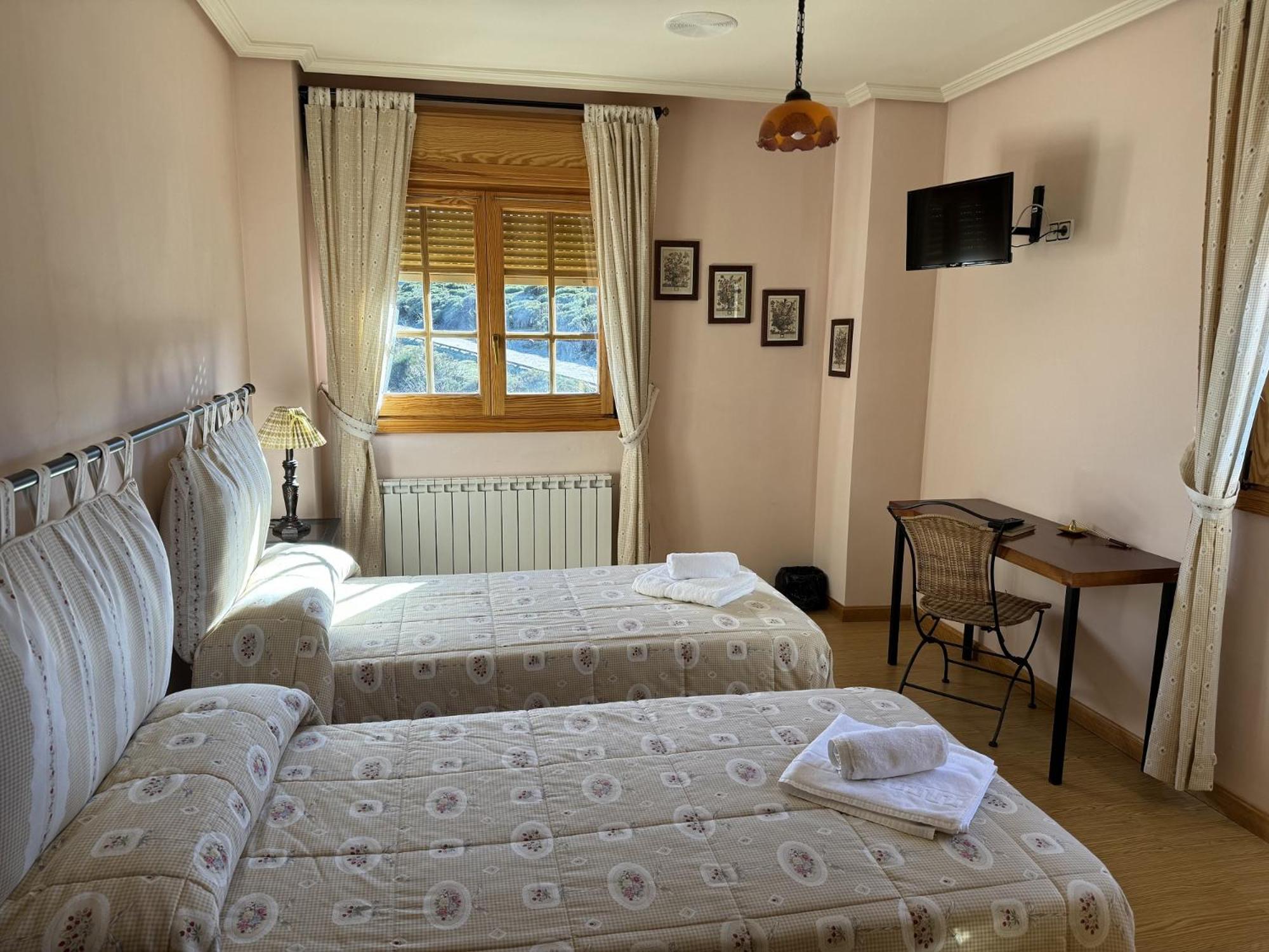 Hotel Pico Espiguete Alba de los Cardaños Eksteriør billede