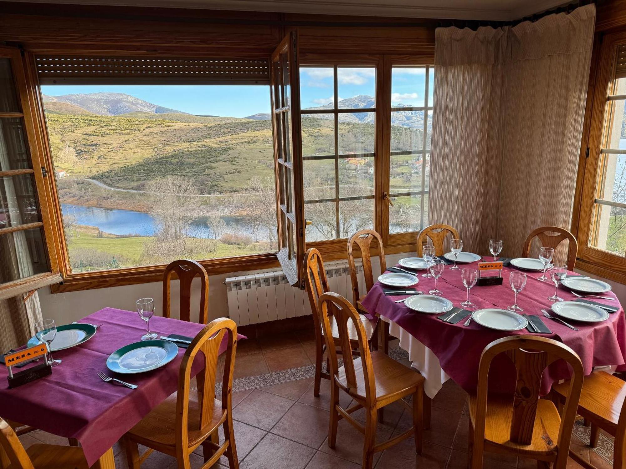 Hotel Pico Espiguete Alba de los Cardaños Eksteriør billede