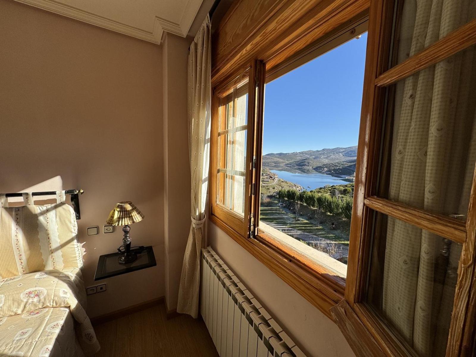 Hotel Pico Espiguete Alba de los Cardaños Eksteriør billede